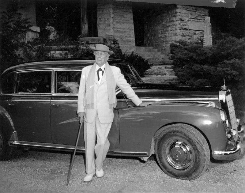 Frank Lloyd Wright and his 1955 Mercedes-Benz 300B Sedan: A Master Architect’s Automotive Marvel