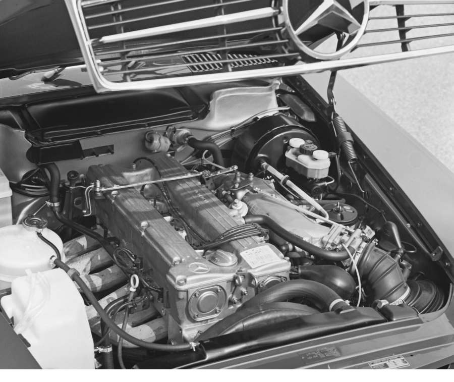 Step-by-Step Guide to Engine Removal from the Mercedes R-107